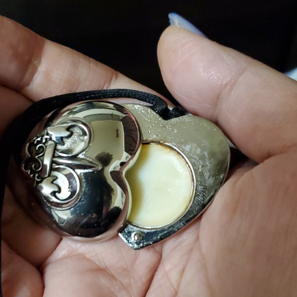 Jewelry - Picture 2 of 2